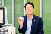 ‘지급률 도내 1위’ 정명근 화성특례시장, 병점1동서 소비쿠폰 발급 받으며 시민 불편사항 직접 살펴