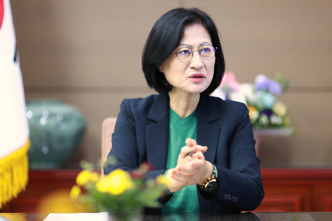 주임록 광주시 의장이 경기기자협회와의 인터뷰에서 질의를 받고있다.