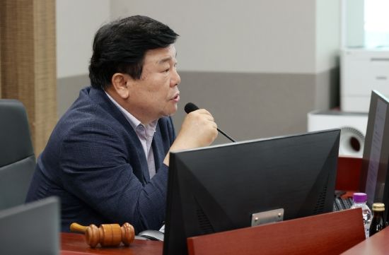 경기도의회 이병길 의원, 도일자리재단 대표이사 후보자 인사청문회에서 임기 다짐받고 격