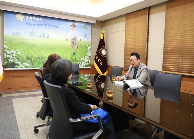 평택시의회 강정구 의장, 한국사진작가협회 평택지부장 미팅 실시