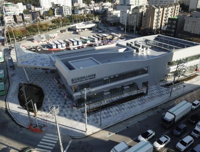 용인특례시가 공공건축물 기획 전문성을 높이기 위해 공공건축가를 공개모집한다. 사진은 공공건축가가 심의한 용인공영버스터미널 전경