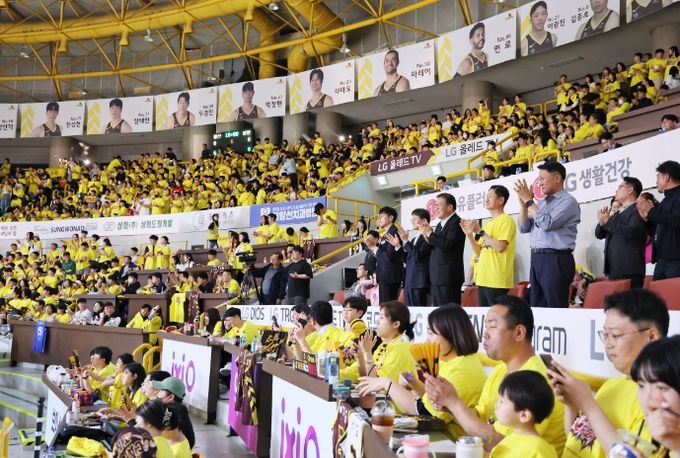 창원 LG세이커스 4강전 경기에 창원특례시도 응원 출격