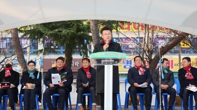 2025년 안성시 성탄트리점등식 개최...사랑과 나눔의 연대 빛내