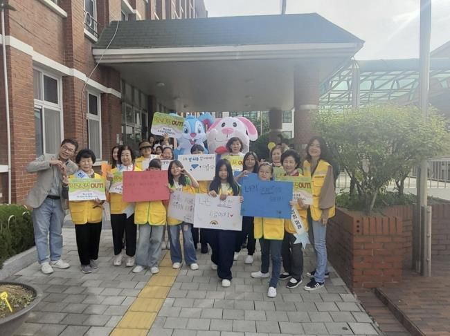 수원시 팔달구 우만2동, 청소년 지도위원 생명존중·학교폭력 예방 합동 캠페인 펼쳐
