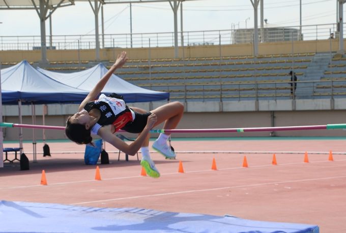 보은군, 제6회 전국 초·중·고등학교 학년별 육상경기대회 성료-높이뛰기 대회 모습