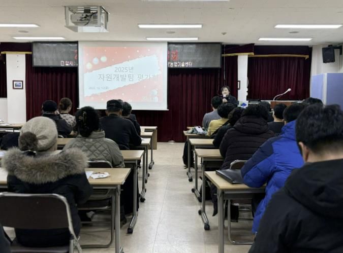 격려인사를 하고 있는 농업기술센터 주성혜 소장