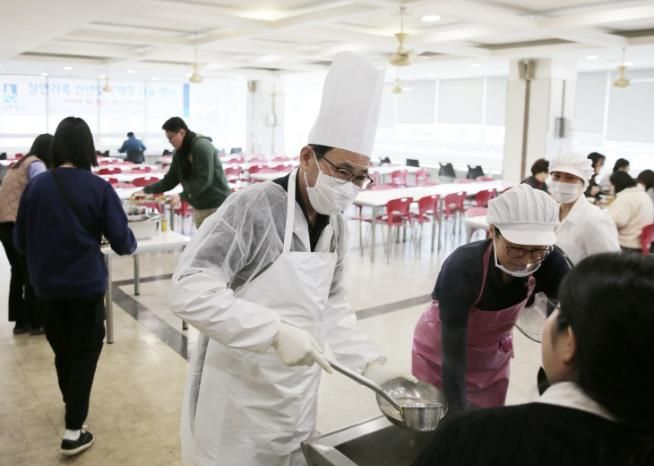 수원시 장안구, 새해맞이 직원격려 떡국 나눔 행사