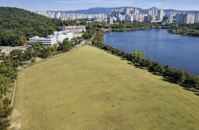 2026년 경기인디뮤직페스티벌 개최지인 서호잔디광장.